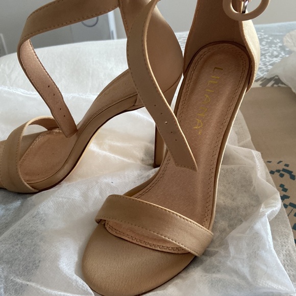 Great condition high heels - Picture 2 of 2